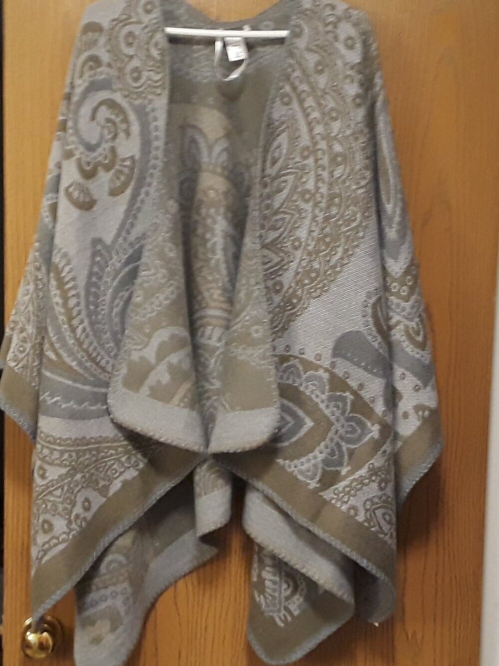 Liz Claiborne Open Front Knit Wrap Shawl Ruana Poncho OSFM Soft Gray/Green/Blue